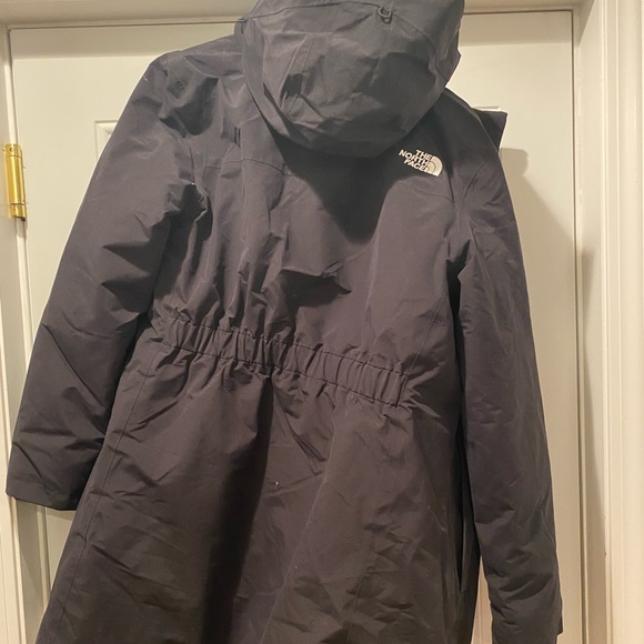 A brand new northface jacket, worn 1 time. - Picture 2 of 2